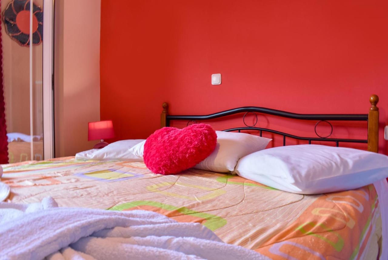 Vicky'S Village Private House Fiolitis Екстер'єр фото