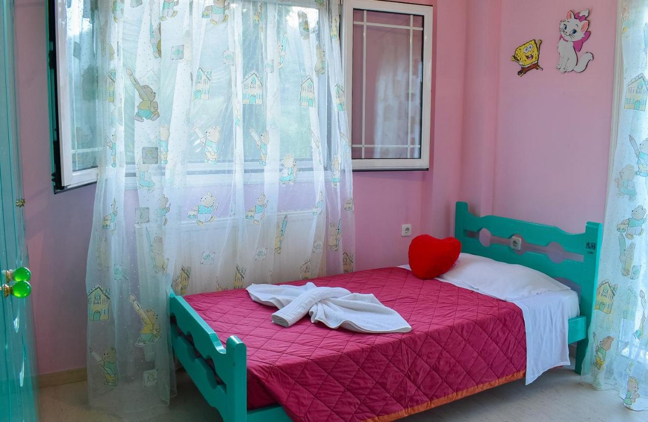 Vicky'S Village Private House Fiolitis Екстер'єр фото