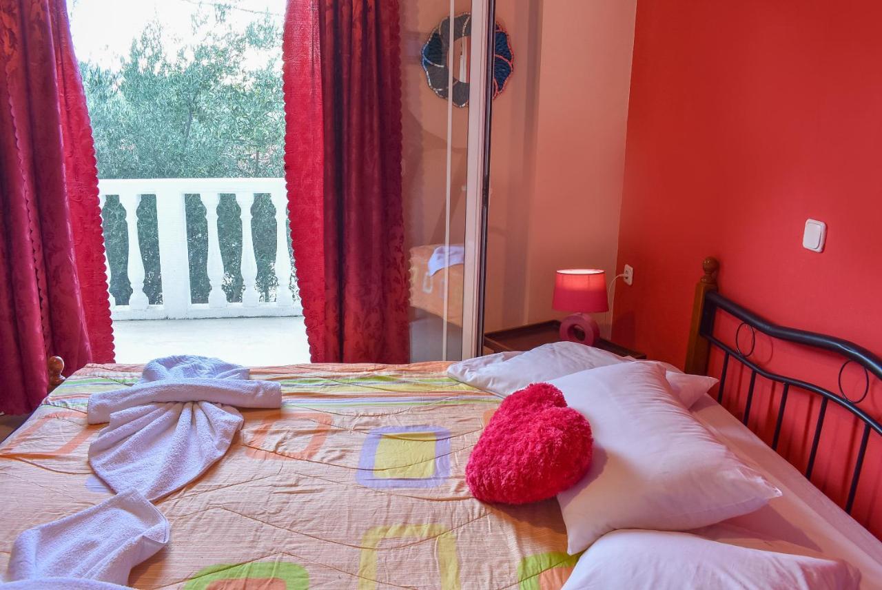 Vicky'S Village Private House Fiolitis Екстер'єр фото