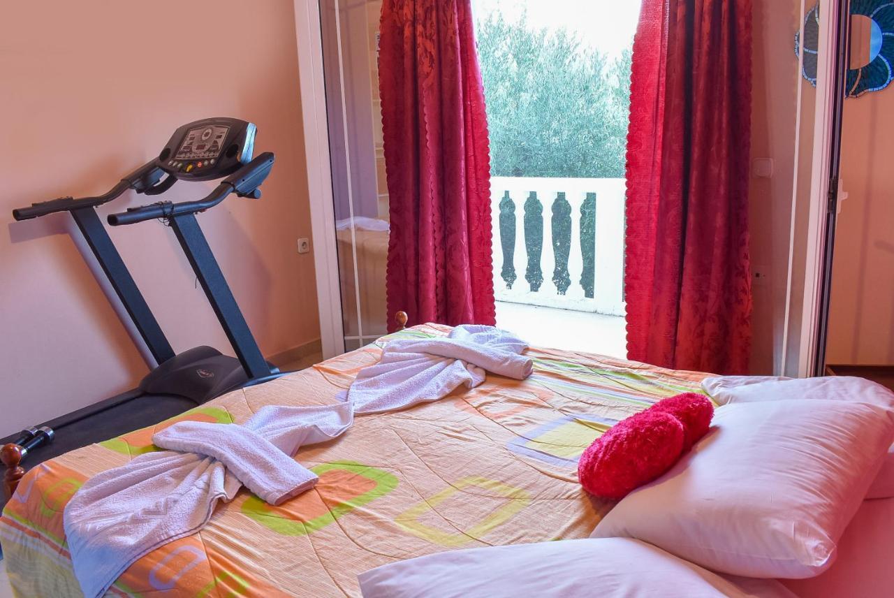 Vicky'S Village Private House Fiolitis Екстер'єр фото